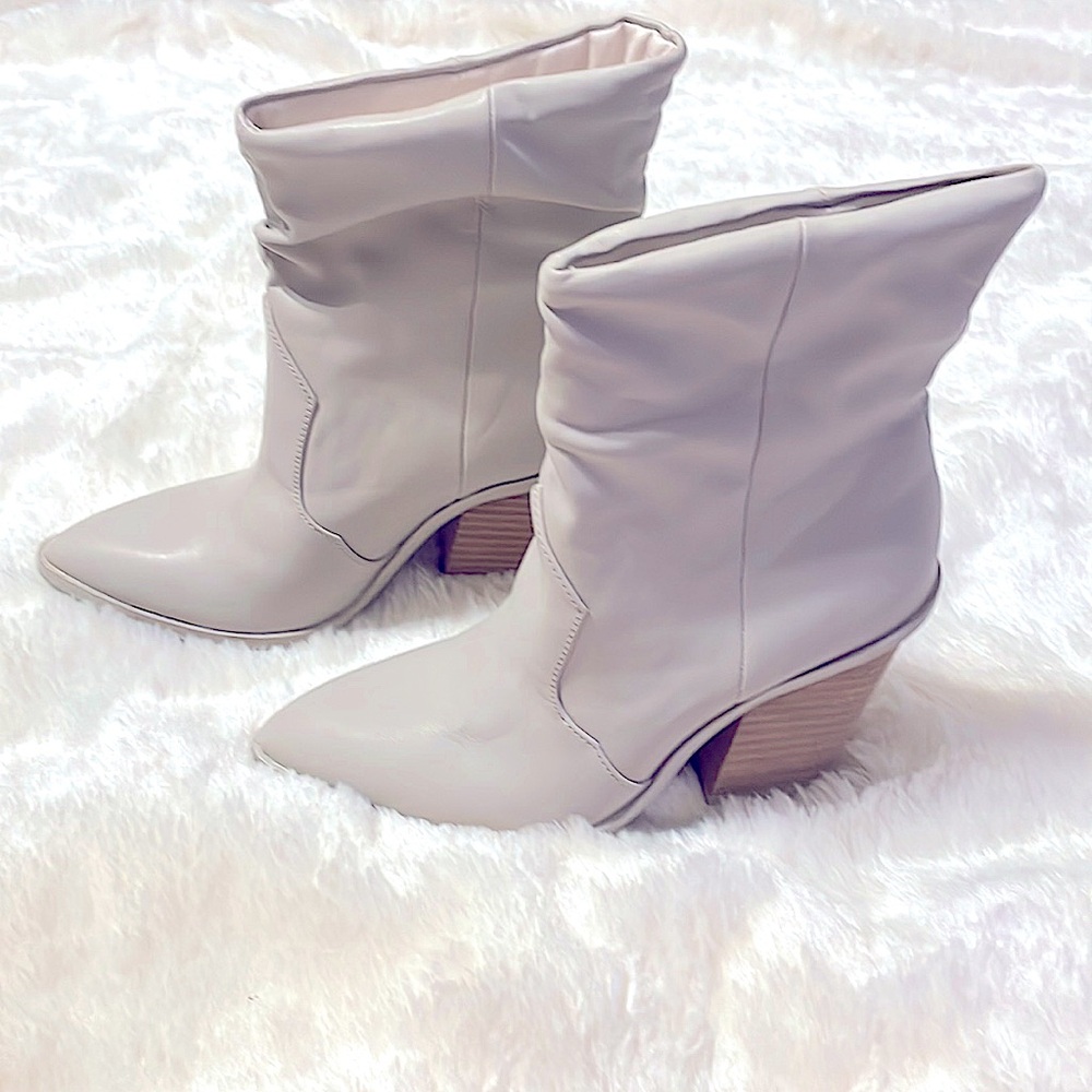 Brand New DV Dolce Vita Light Tan Boots